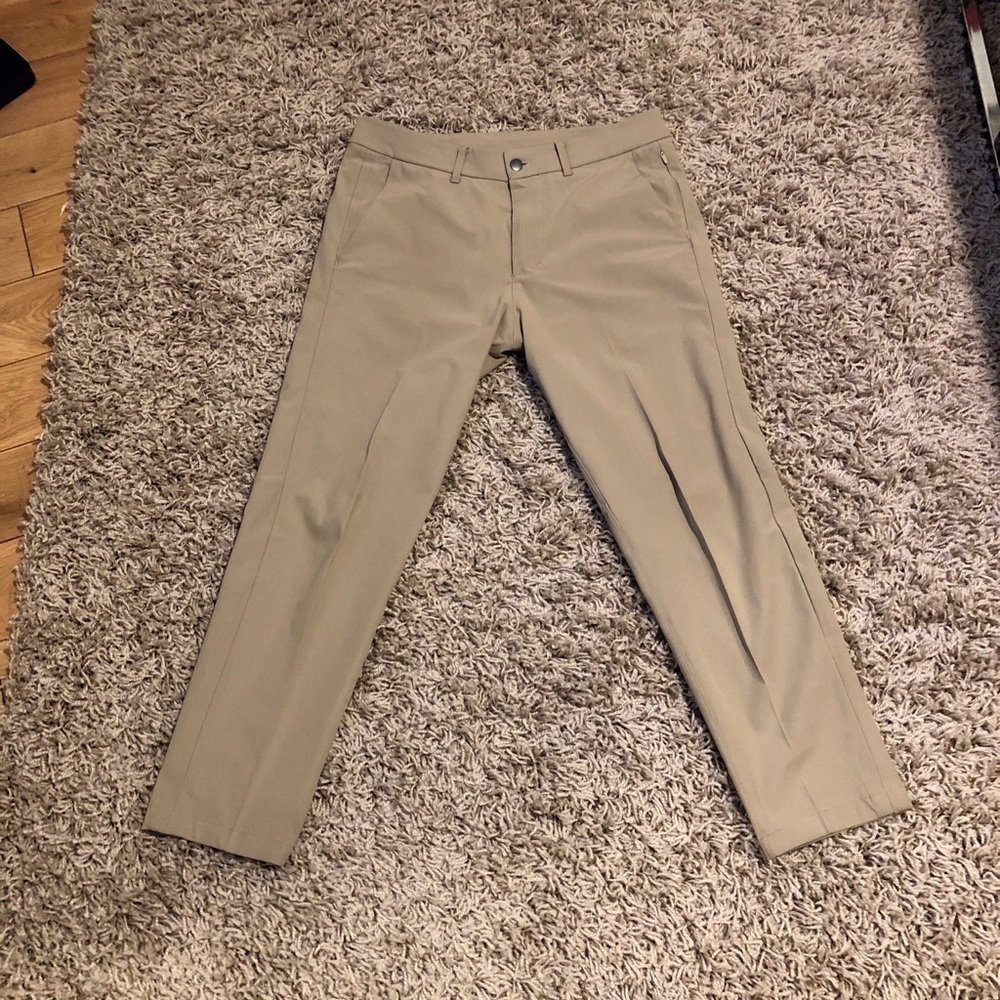 Lululemon Men’s ABC Slim pats (32/28) color: khaki